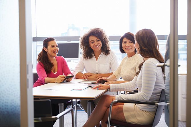 women-around-table